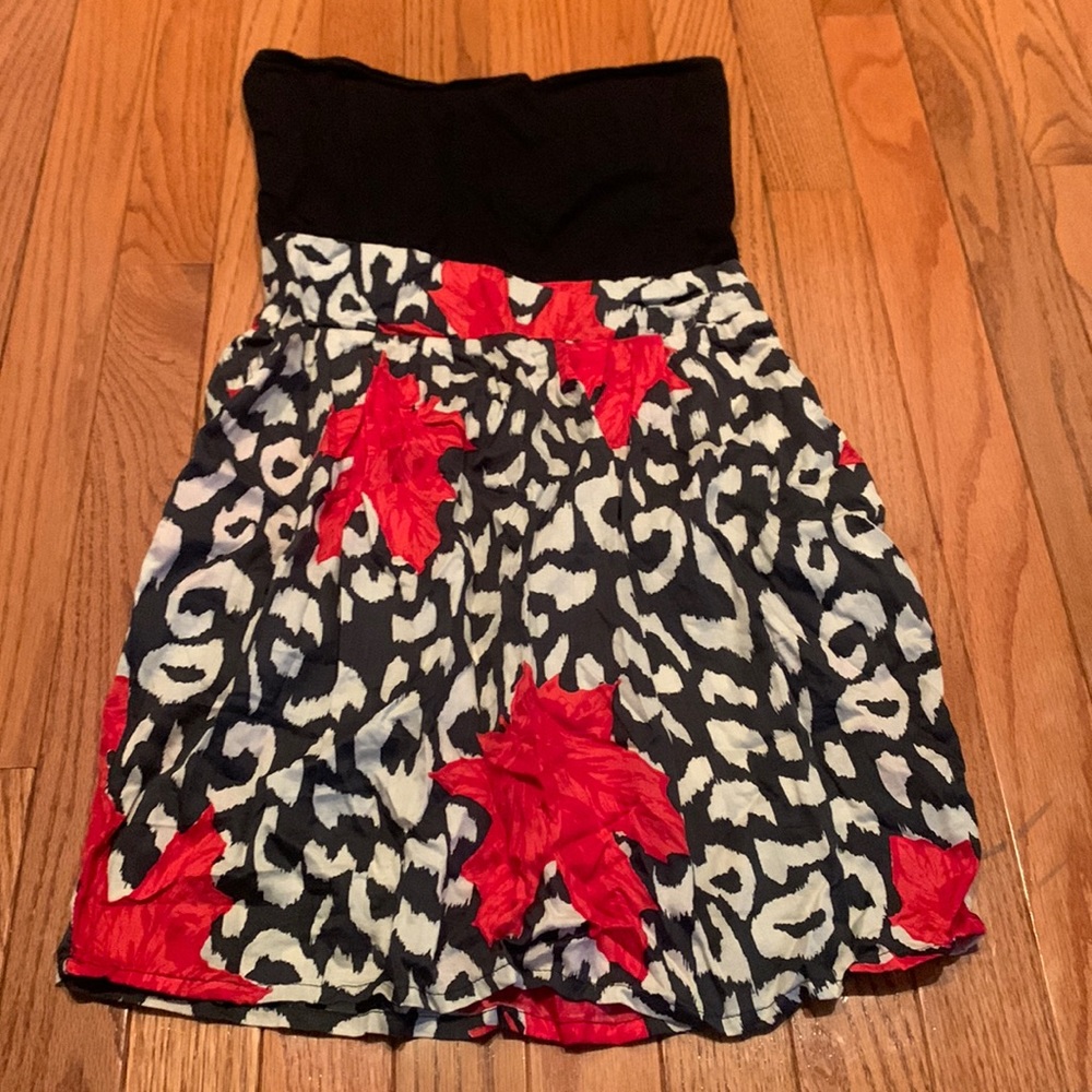 Strapless bubble hem fall theme dress